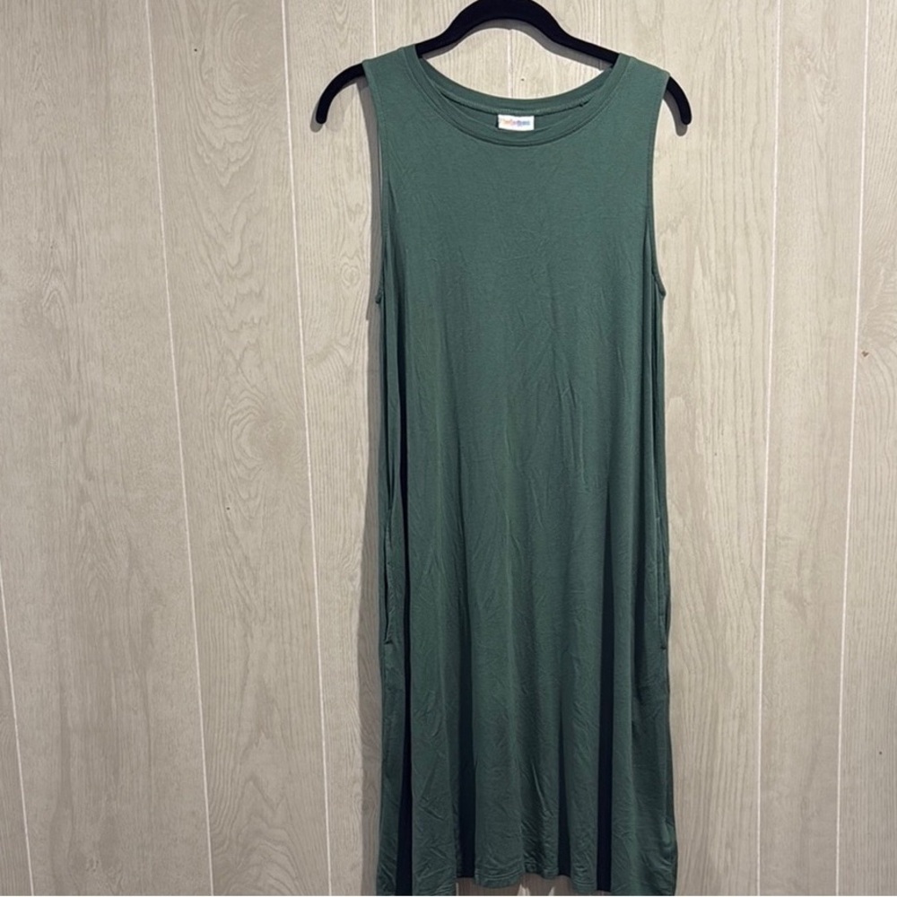 Chic Sleeveless Green Midi Dress